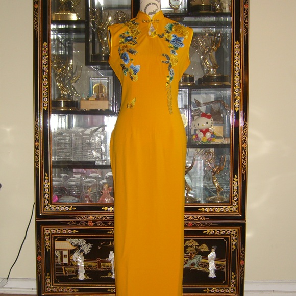 NWT GOLDEN YELLOW FLORAL APPLIQUE CHEONGSAM CHINESE STYLE DRESS ASIAN XL US M - Picture 1 of 6